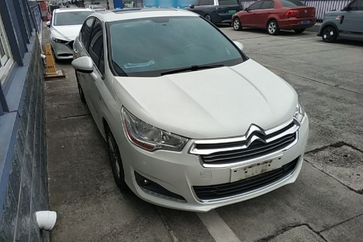 Used Citroen C4L 2015 1.2T Automatic Luxury Edition Front Right 45 Deg