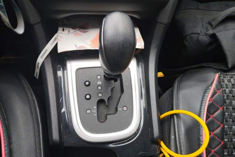 Used Citroen C4L 2015 1.8L Automatic Luxury Edition Gear Lever