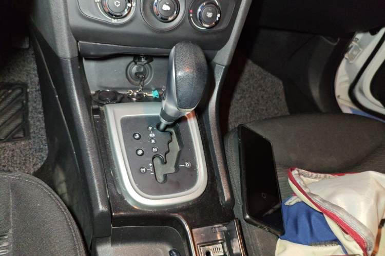 Used Citroen C4L 2015 1.2T Automatic Luxury Edition Gear Lever