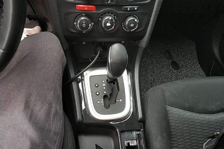 Used Citroen C4L 2015 1.2T Automatic Luxury Edition Gear Lever