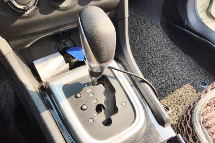 Used Citroen C4L 2015 1.8L Automatic Luxury Edition Gear Lever
