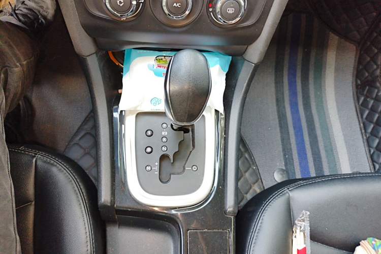 Used Citroen C4L 2015 1.2T Automatic Luxury Edition Gear Lever