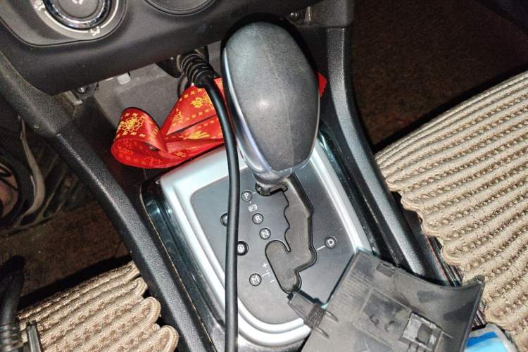 Used Citroen C4L 2015 1.8L Automatic Luxury Edition Gear Lever