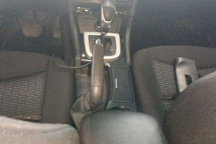 Used Citroen C4L 2015 1.8L Automatic Luxury Edition Gear Lever