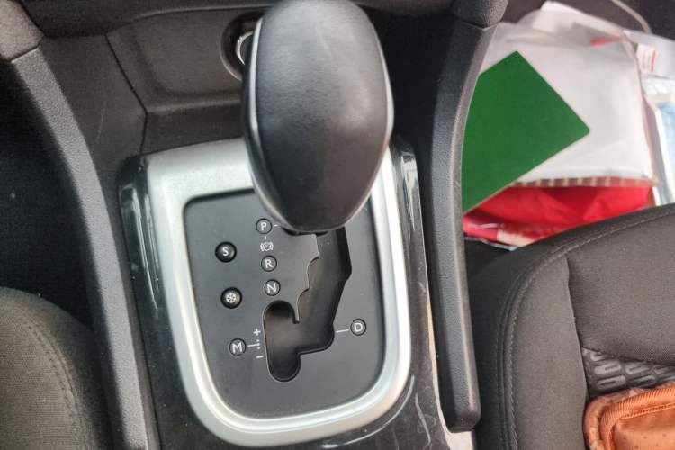 Used Citroen C4L 2015 1.8L Automatic Luxury Edition Gear Lever
