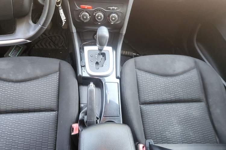 Used Citroen C4L 2015 1.2T Automatic Luxury Edition Gear Lever
