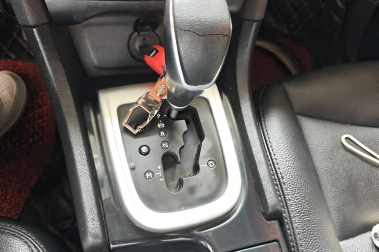 Used Citroen C4L 2015 1.8L Automatic Luxury Edition Gear Lever