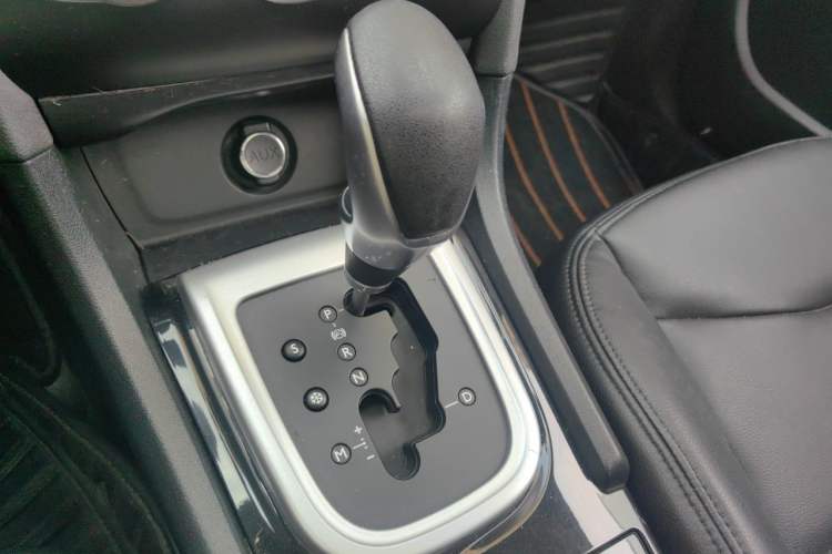 Used Citroen C4L 2015 1.8L Automatic Luxury Edition Gear Lever