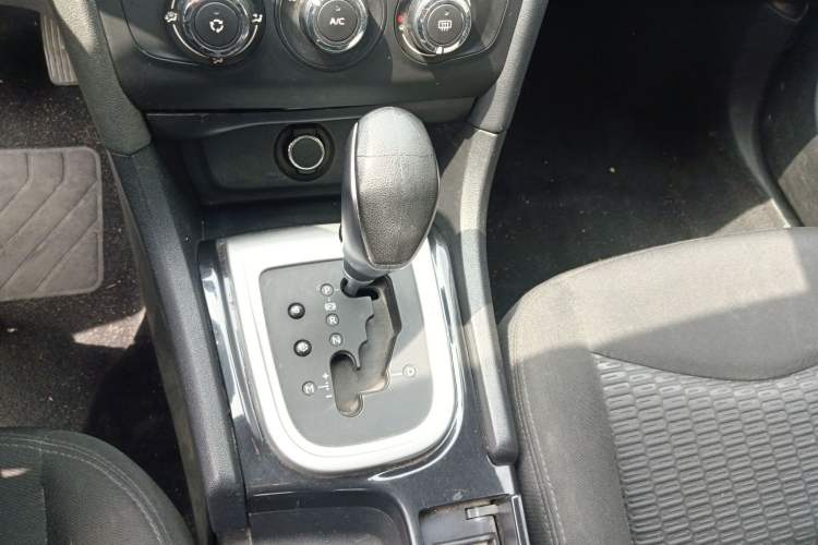 Used Citroen C4L 2015 1.8L Automatic Luxury Edition Gear Lever