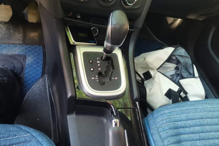 Used Citroen C4L 2015 1.2T Automatic Luxury Edition Gear Lever
