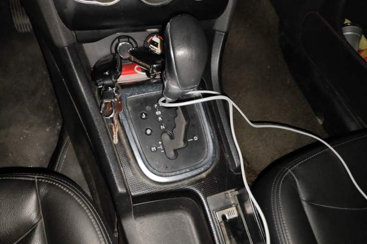Used Citroen C4L 2015 1.8L Automatic Prestige Edition Gear Lever