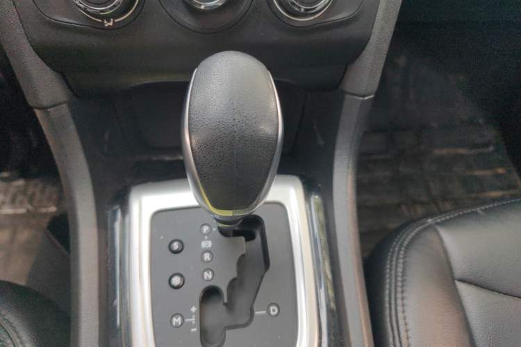 Used Citroen C4L 2015 1.8L Automatic Luxury Edition Gear Lever