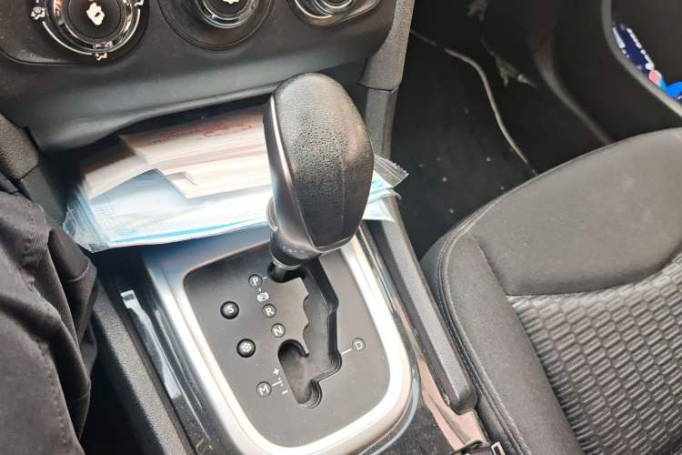 Used Citroen C4L 2015 1.2T Automatic Luxury Edition Gear Lever