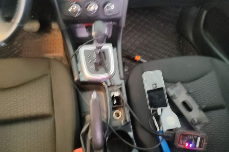 Used Citroen C4L 2015 1.8L Automatic Luxury Edition Gear Lever