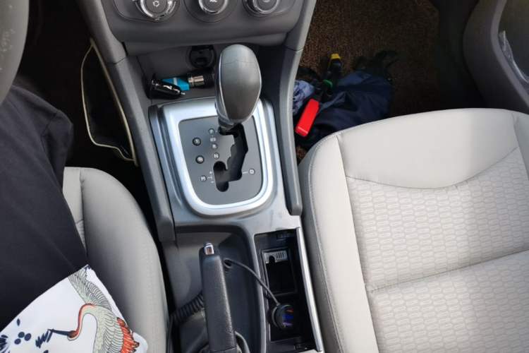 Used Citroen C4L 2015 1.8L Automatic Leading Edition Gear Lever