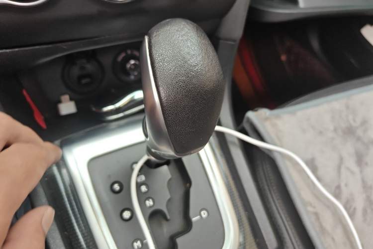 Used Citroen C4L 2015 1.8L Automatic Prestige Edition Gear Lever
