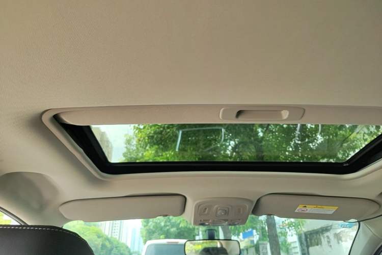 Used Citroen C4L 2015 1.2T Automatic Luxury Edition Headliner