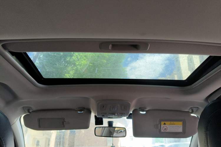Used Citroen C4L 2015 1.8L Automatic Luxury Edition Headliner
