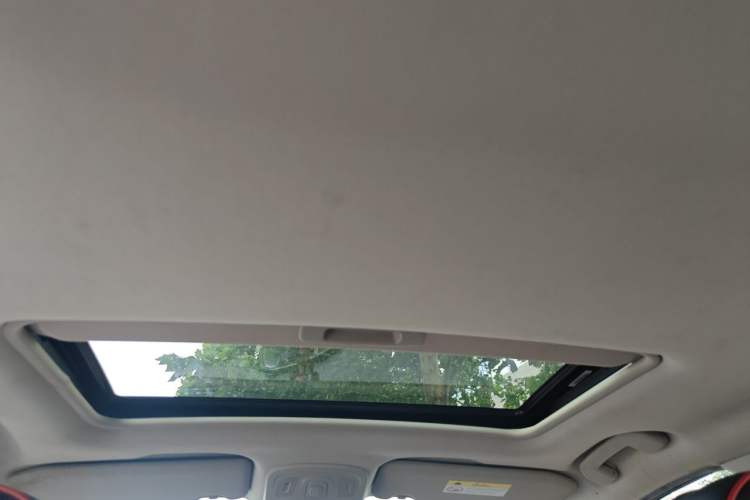 Used Citroen C4L 2015 1.8L Automatic Luxury Edition Headliner