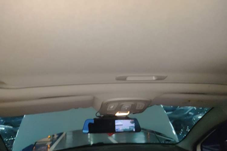Used Citroen C4L 2015 1.8L Automatic Prestige Edition Headliner