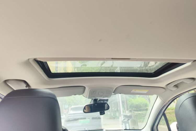Used Citroen C4L 2015 1.8L Automatic Prestige Edition Headliner