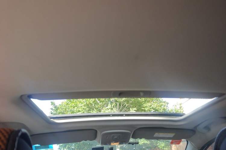 Used Citroen C4L 2015 1.8L Automatic Luxury Edition Headliner