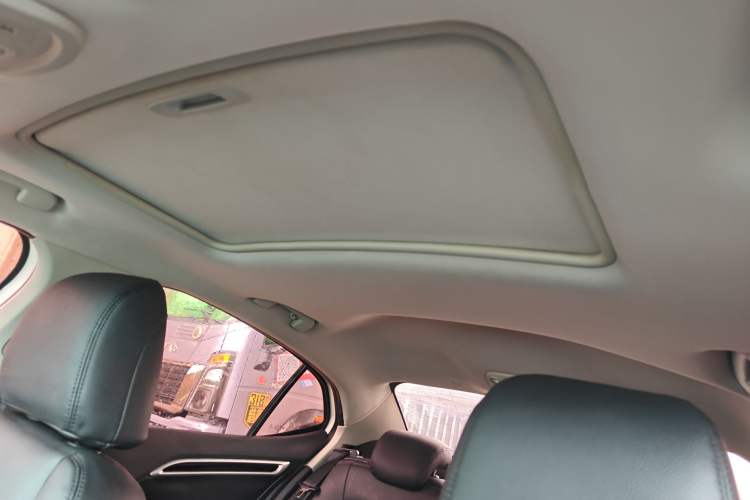 Used Citroen C4L 2015 1.8L Automatic Luxury Edition Headliner