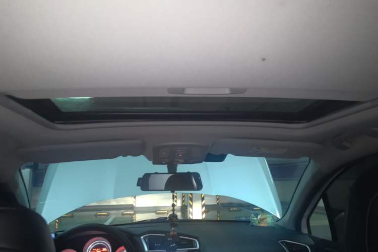Used Citroen C4L 2015 1.8L Automatic Luxury Edition Headliner