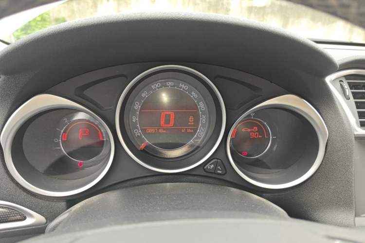 Used Citroen C4L 2015 1.8L Automatic Luxury Edition Instrument Cluster