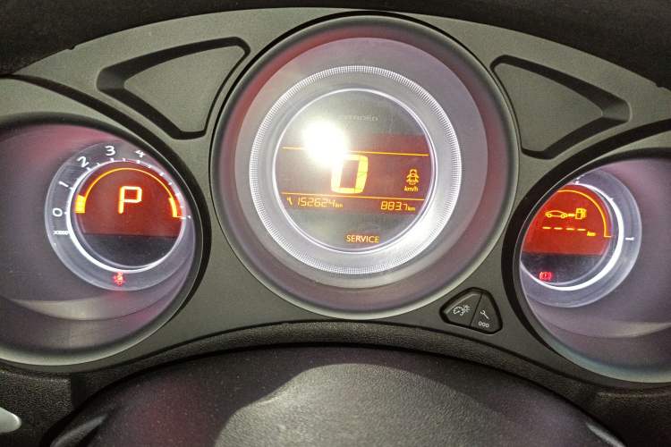 Used Citroen C4L 2015 1.8L Automatic Luxury Edition Instrument Cluster