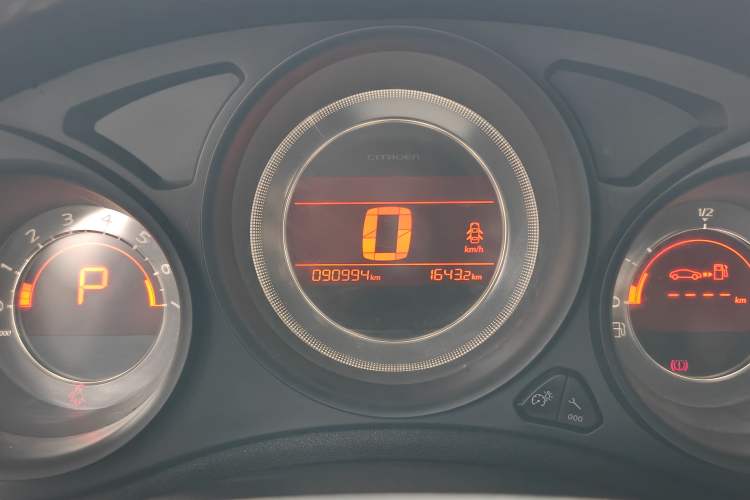 Used Citroen C4L 2015 1.8L Automatic Luxury Edition Instrument Cluster