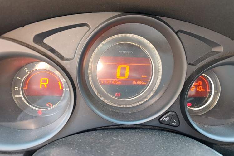 Used Citroen C4L 2015 1.8L Automatic Luxury Edition Instrument Cluster