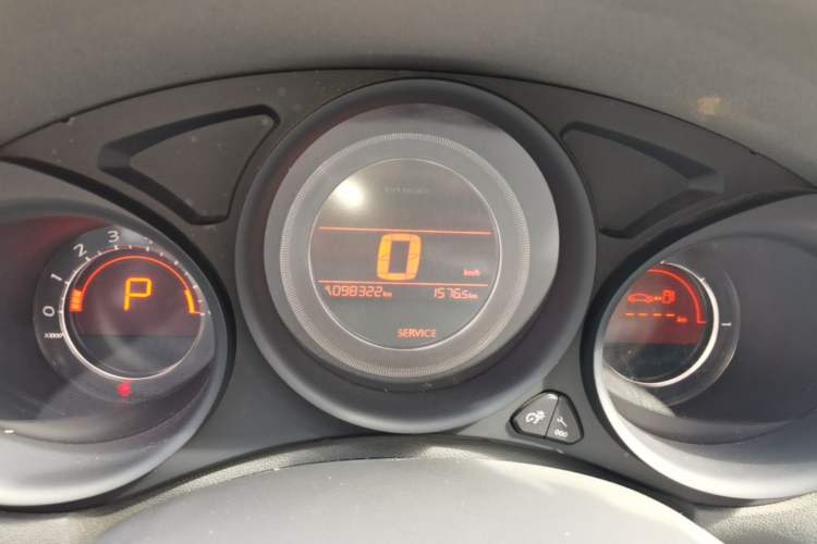 Used Citroen C4L 2015 1.8L Automatic Leading Edition Instrument Cluster