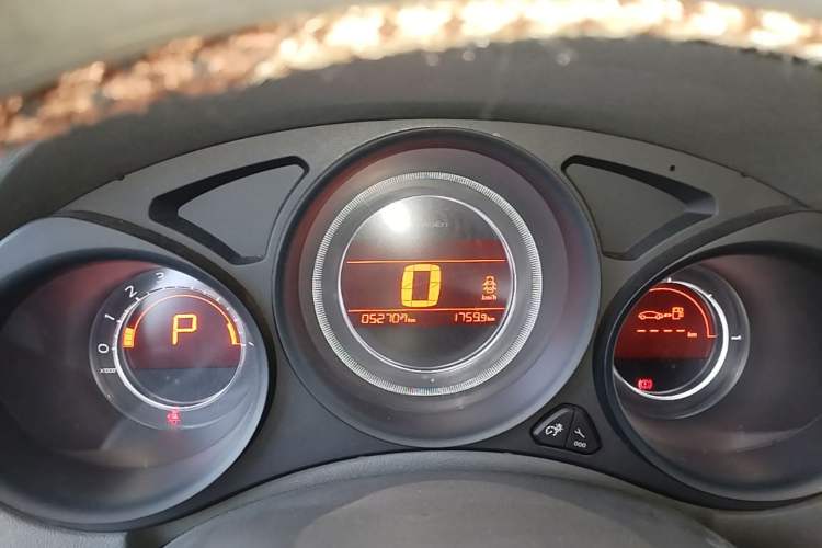 Used Citroen C4L 2015 1.8L Automatic Leading Edition Instrument Cluster