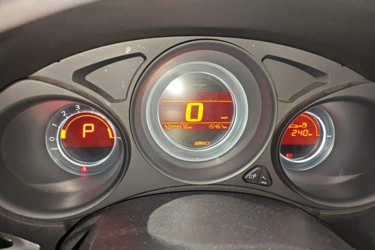Used Citroen C4L 2015 1.8L Automatic Luxury Edition Instrument Cluster
