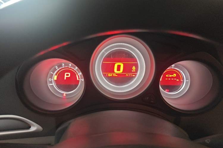 Used Citroen C4L 2015 1.8L Automatic Leading Edition Instrument Cluster
