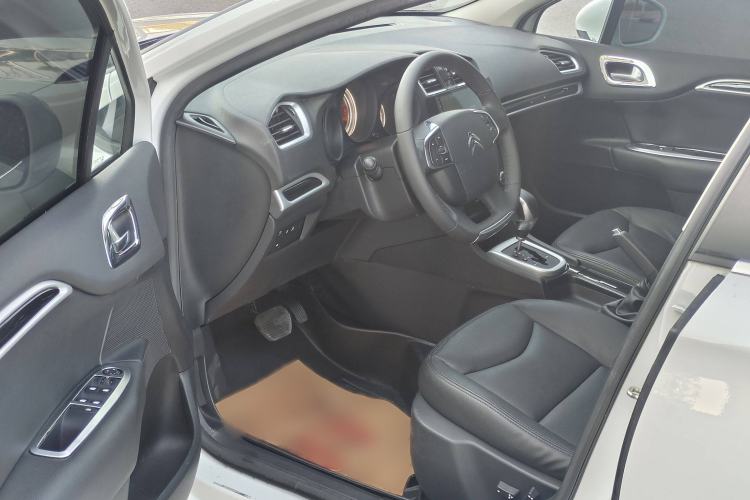 Used Citroen C4L 2015 1.2T Automatic Luxury Edition Interior 1