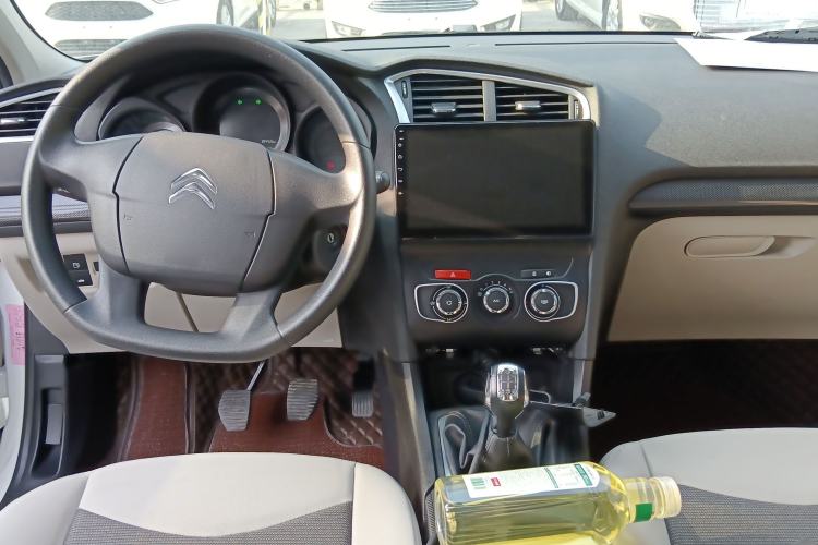 Used Citroen C4L 2015 1.8L Manual Leading Edition Interior 2