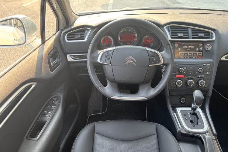 Used Citroen C4L 2015 1.2T Automatic Luxury Edition Interior 3