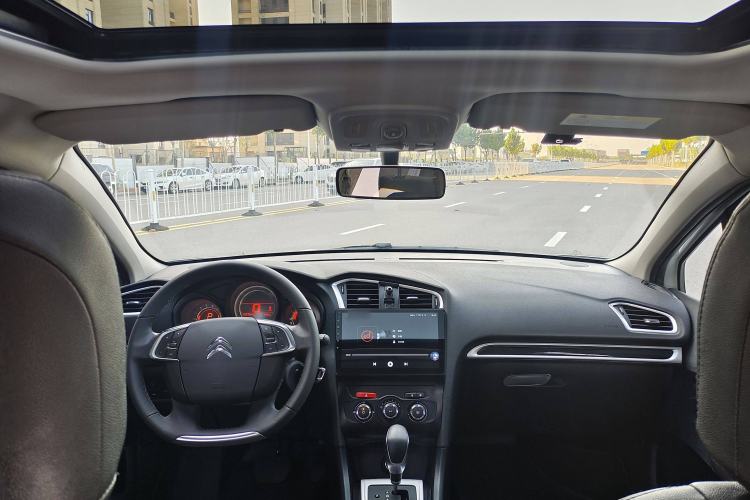 Used Citroen C4L 2015 1.2T Automatic Luxury Edition Interior 3