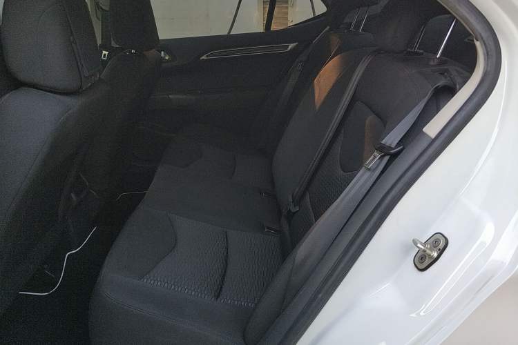 Used Citroen C4L 2015 1.2T Automatic Luxury Edition Interior 4