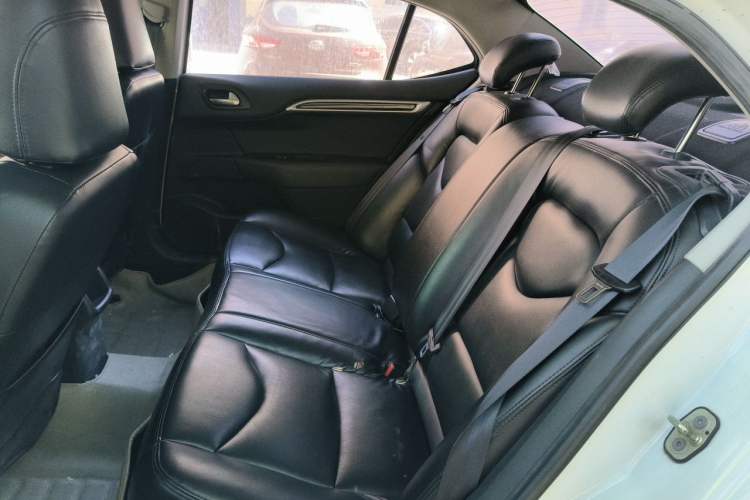 Used Citroen C4L 2015 1.8L Automatic Luxury Edition Interior 4