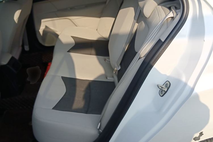 Used Citroen C4L 2015 1.8L Manual Leading Edition Interior 4
