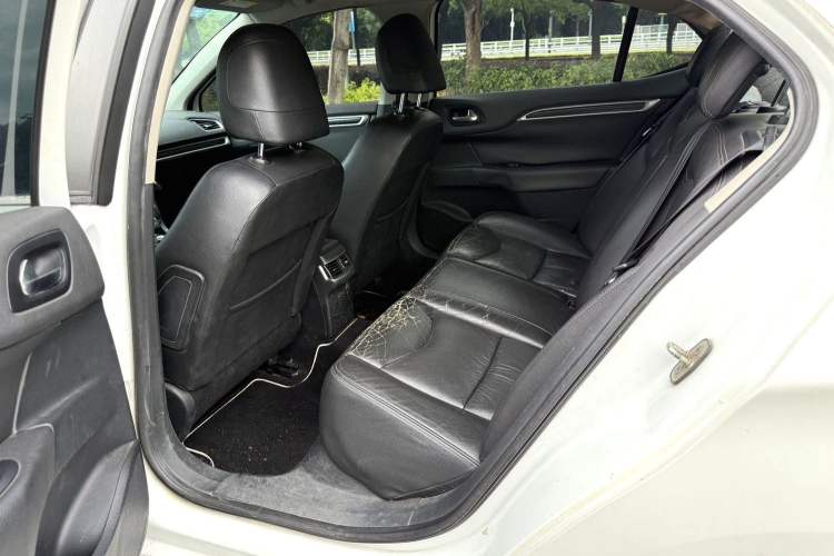 Used Citroen C4L 2015 1.8L Automatic Prestige Edition Interior 4