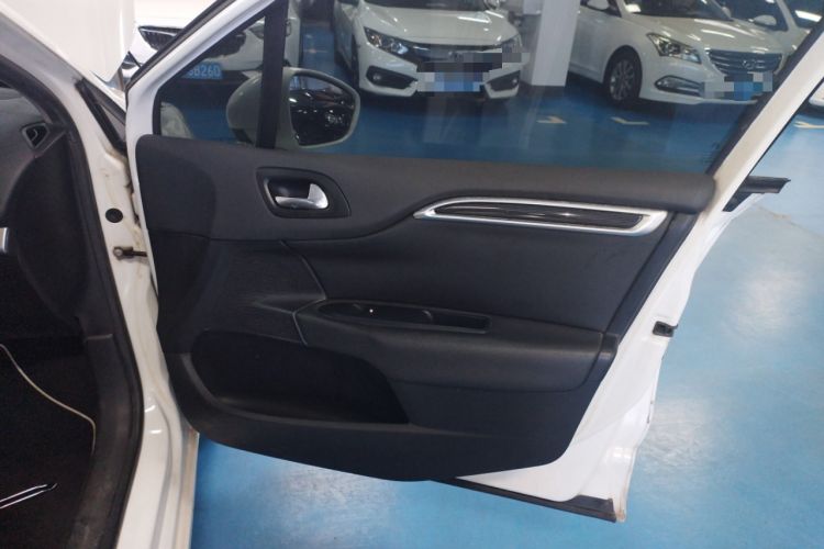Used Citroen C4L 2015 1.8L Automatic Prestige Edition Interior 5