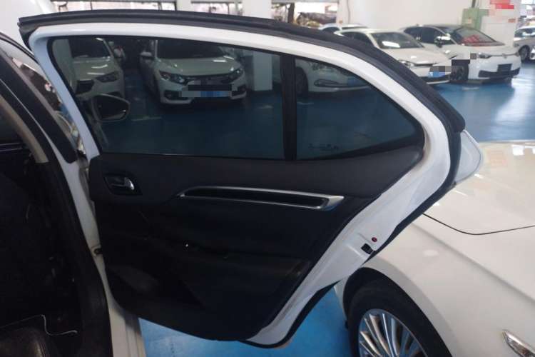 Used Citroen C4L 2015 1.8L Automatic Prestige Edition Interior 6