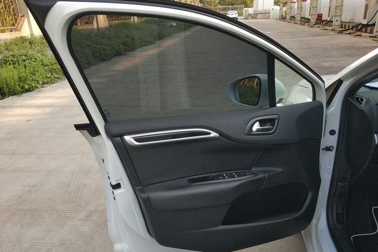 Used Citroen C4L 2015 1.2T Automatic Luxury Edition Interior 7