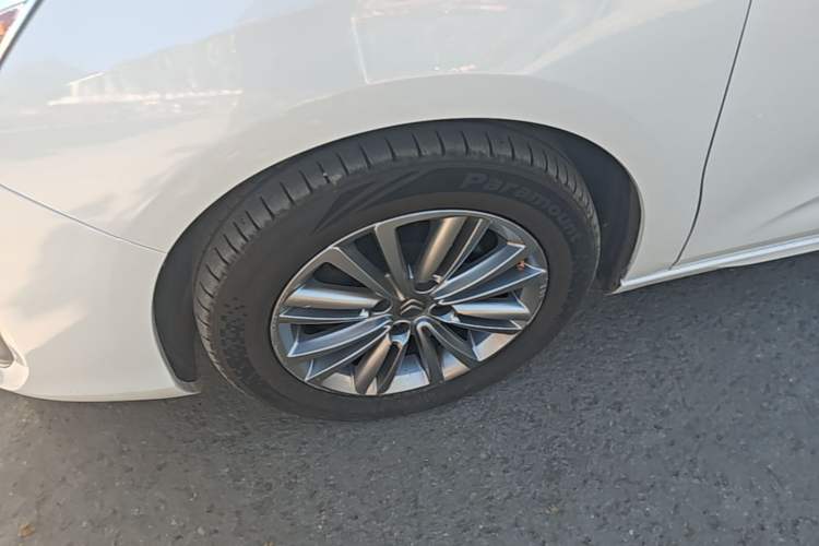 Used Citroen C4L 2015 1.8L Automatic Luxury Edition Left Front Wheel Hub