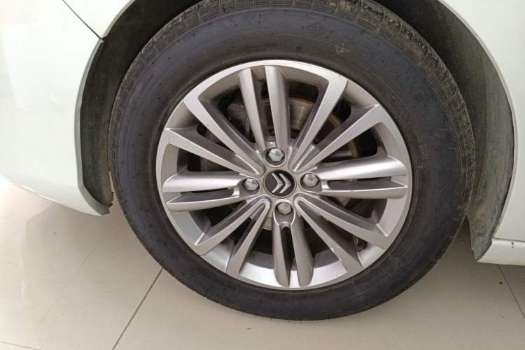 Used Citroen C4L 2015 1.8L Automatic Luxury Edition Left Front Wheel Hub