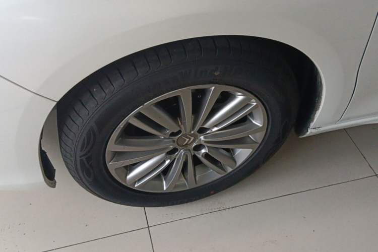 Used Citroen C4L 2015 1.8L Automatic Luxury Edition Left Front Wheel Hub